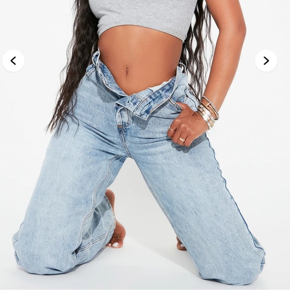 New With Tags Crossover Straight Leg Jeans - Light Blue Wash - Size 11 - Picture 3 of 5